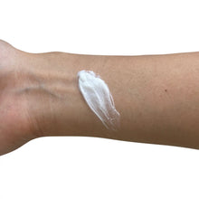Load image into Gallery viewer, Men's Face Moisturizer_4.png